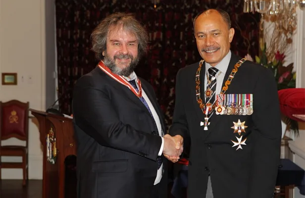 Peter Jackson y el Gobernador General de Nueva Zelanda Peter JacksonNZ