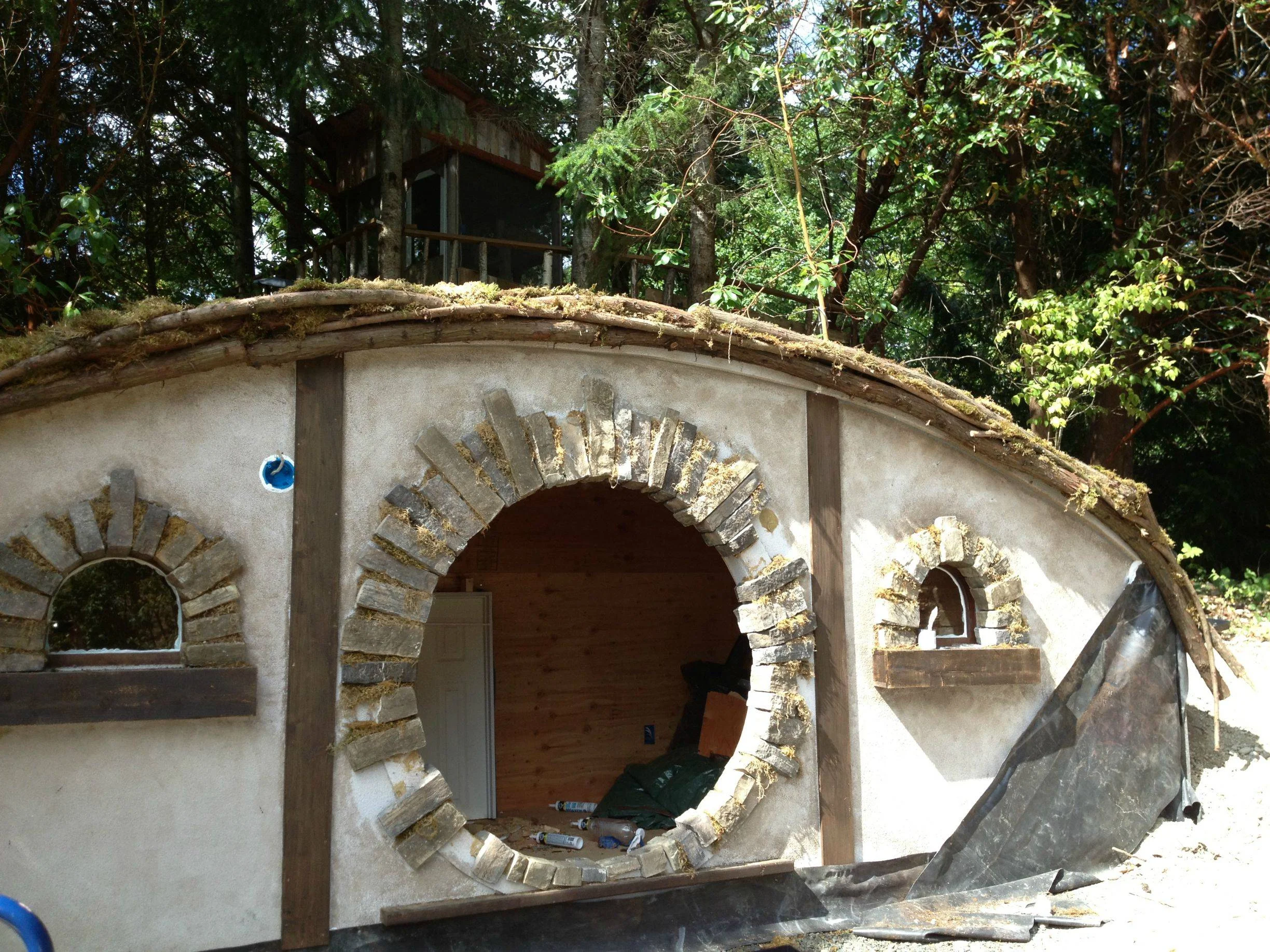 Construcción de la casa Hobbit