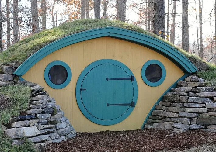 Crean casas de juegos infantiles como si fueran agujeros Hobbits