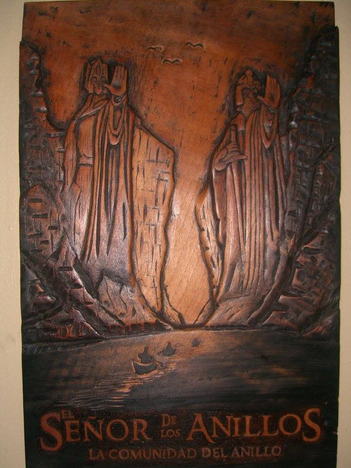 Tallado en madera de El Señor de los Anillos de Xiloarte