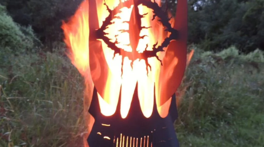Pozos de fuego inspirados en El Señor de los Anillos de Imagine Metal Art