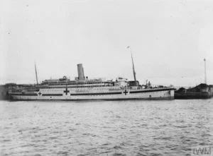HMHS Asturias (Le Havre, marzo 1916) © IWM (Q 58311) HMHS Asturias (Le Havre, marzo 1916) © IWM (Q 58311)