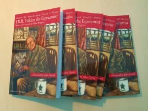 J.R.R. Tolkien the Esperantist. Before the Arrival of Bilbo Baggins, libro que reúne varios ensayos que analizan los vínculos entre Tolkien y el esperanto