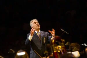 Howard Shore dirige a la Sinfónica de Tenerife. Fotografía © Aarón S. Ramos/FIMUCITÉ