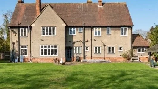 A la venta la casa en la que se gestaron ‘El Hobbit’ y ‘El Señor de los Anillos’