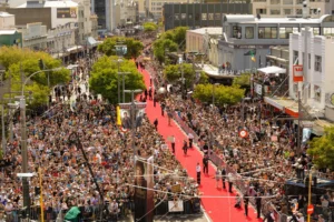 Una premiere multitudinaria