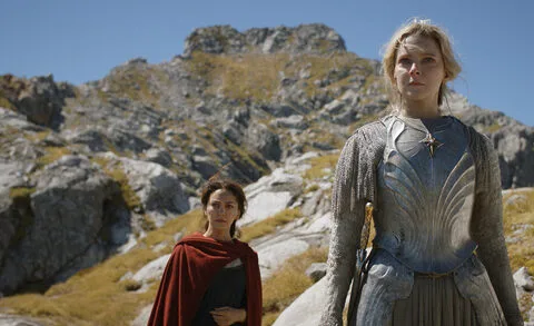 Nazanin Boniadi (Bronwyn), Morfydd Clark (Galadriel)
