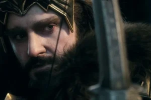 Thorin apunta a Thranduil con su arco
