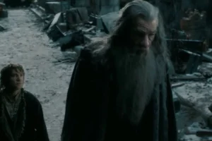 Bilbo y Gandalf conversan en Valle