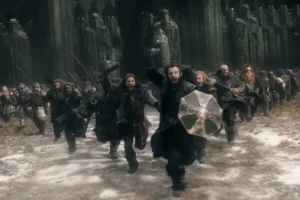 Thorin lidera la carga de los Enanos desde Erebor