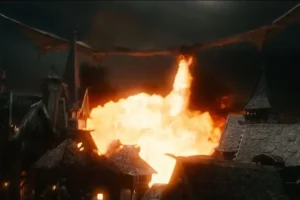 Smaug escupe fuego sobre Esgaroth