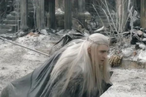 Thranduil luchando en Valle
