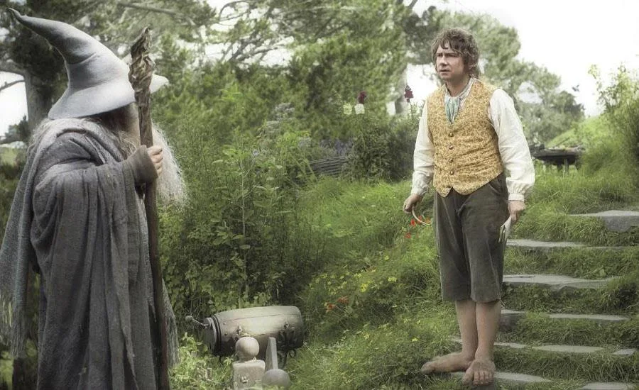 Gandalf y Bilbo en Hobbiton