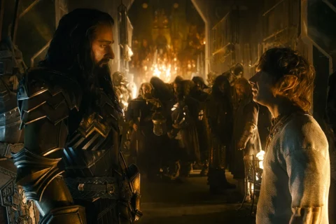 Thorin y Bilbo en la armería de Erebor