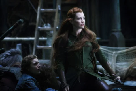 Tauriel y las hijas de Bardo en la Ciudad del Lago