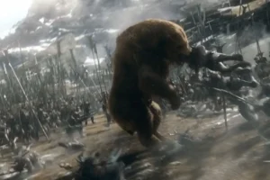 Beorn causa estragos entre los Orcos