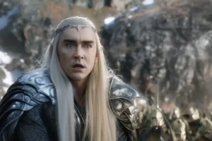 Thranduil sorprendido al ver sus flechas derribadas