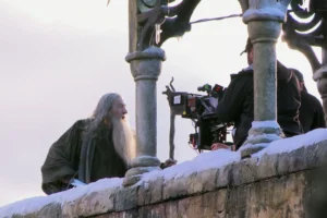 Ian McKellen en el decorado de Valle