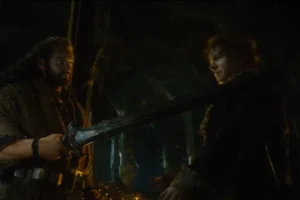 Thorin amenaza a Bilbo