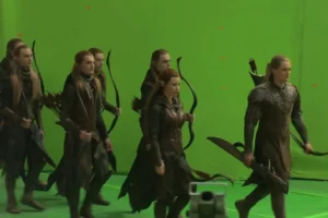 Tauriel y Legolas al frente de una tropa élfica