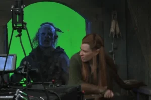Tauriel lucha con Orcos en Esgaroth