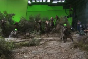 Evangeline Lilly y Orlando Bloom luchando