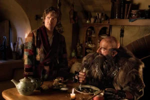 Bilbo y Dwalin en Bolsón Cerrado