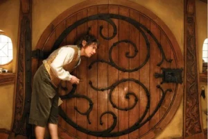 Bilbo en la puerta de Bolsón Cerrado