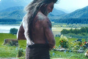 Beorn partiendo leña