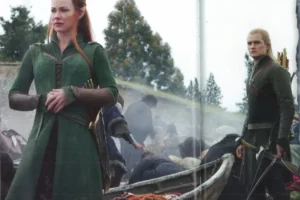 Tauriel y Legolas con los supervivientes de Esgaroth