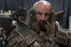 Dwalin con su gran armadura