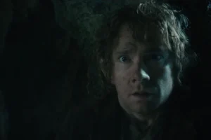 Bilbo, aterrado por Gollum