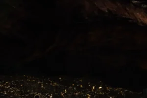 Bilbo se oculta de Smaug