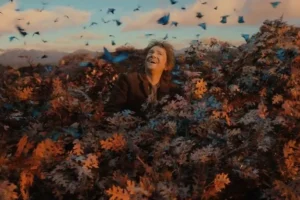 Bilbo rodeado de mariposas