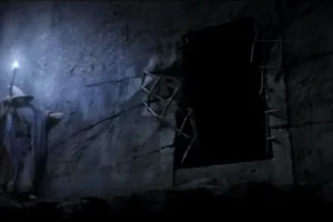 Gandalf investigando las Tumbas de los Nazgul