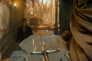 Bilbo contempla los fragmentos de Narsil