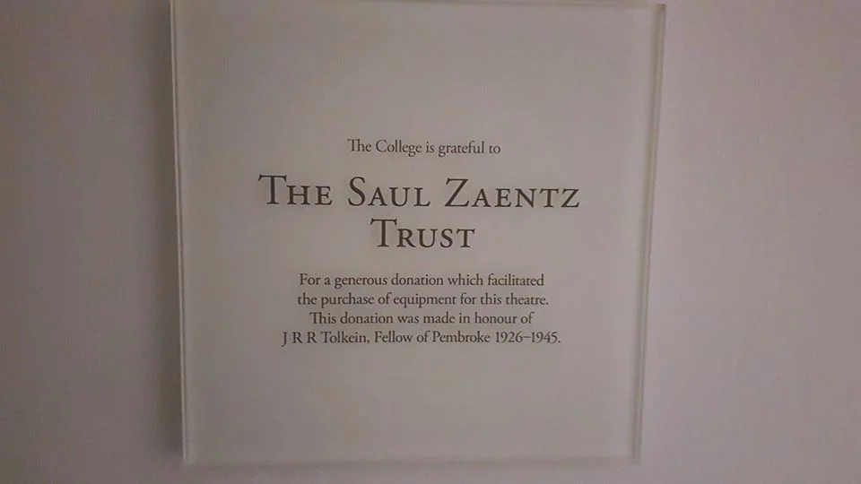 La placa de «Tolkein» del Pembroke College.